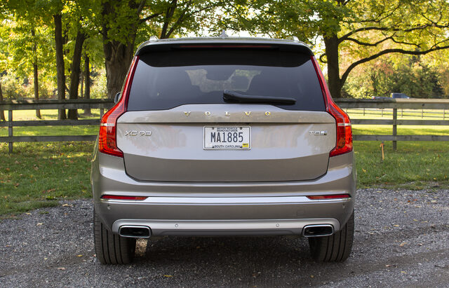 2020 Volvo XC90 T8 Inscription — Direct Rear View, Taupe