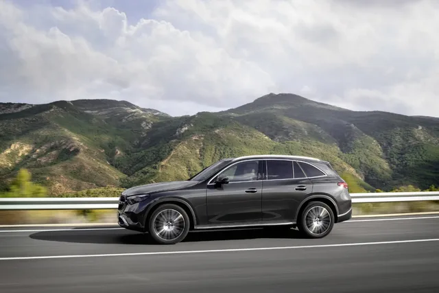 2023 Mercedes-Benz GLC 300 Driver Side Profile Rolling Shot