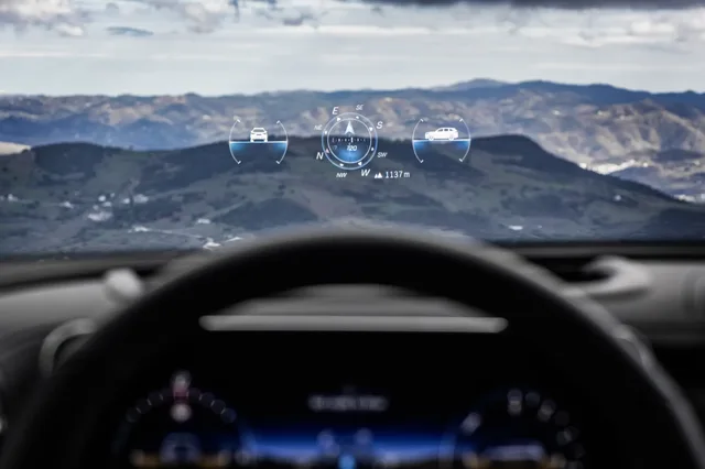 2023 Mercedes-Benz GLC 300 Head-Up Display Mountain View