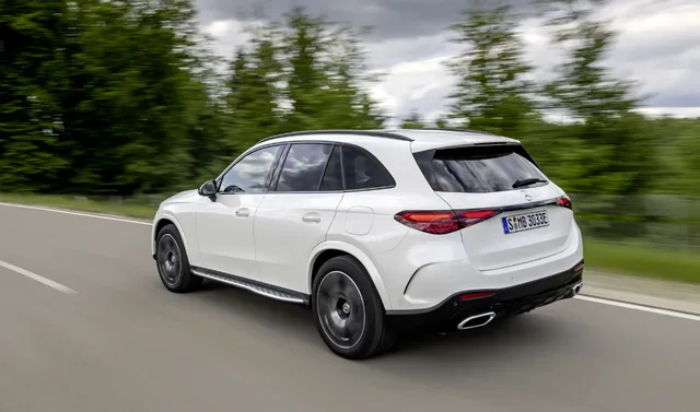 2023 Mercedes-Benz GLC 300 Polar White Rear Quarter Rolling Shot