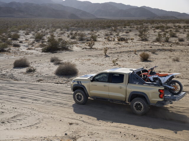 2023-chevrolet-colorado-zr2-034.jpg