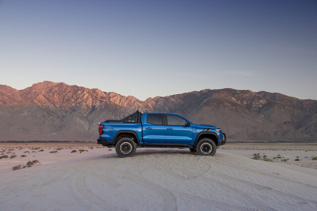 2023-chevrolet-colorado-zr2-037.jpg