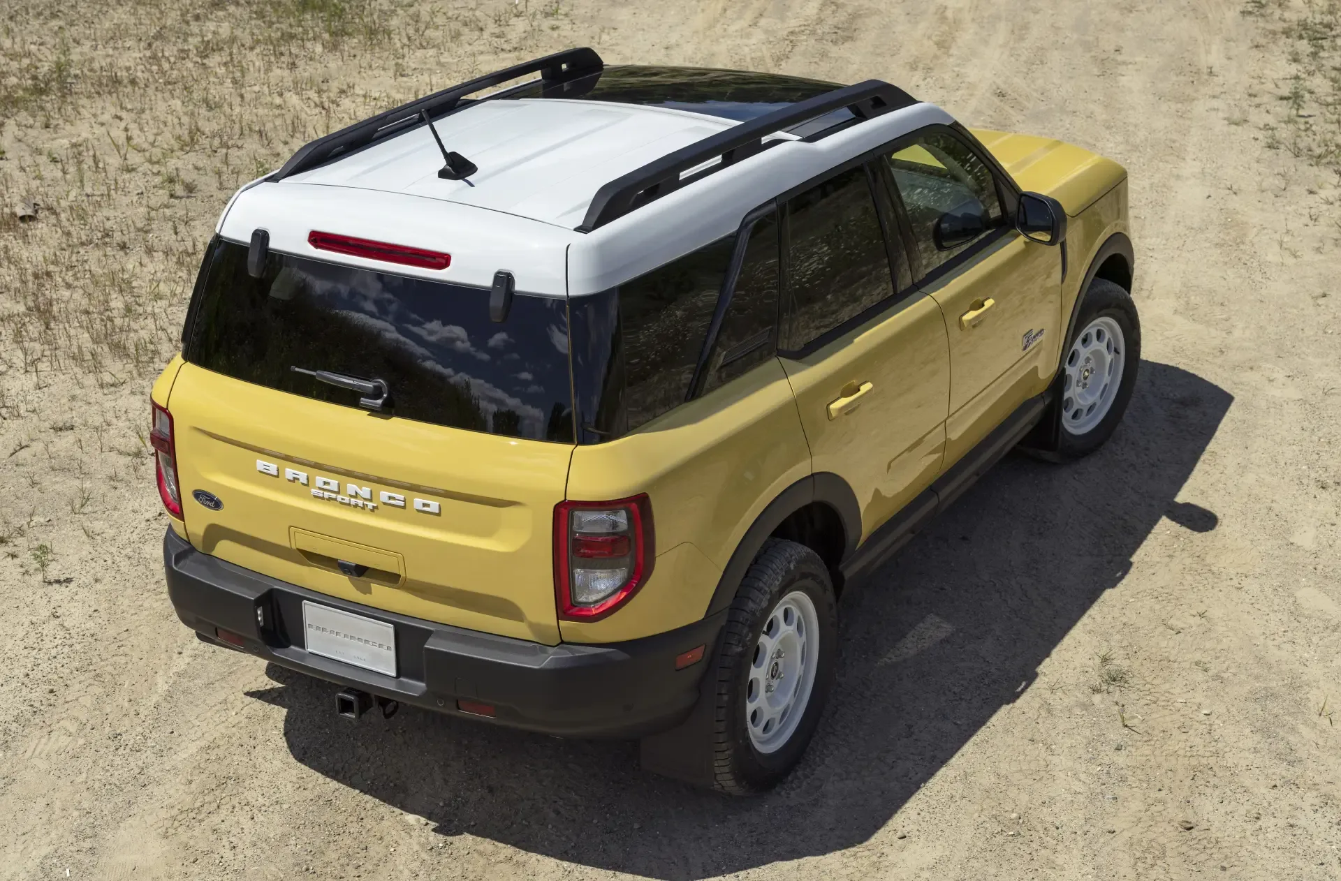 2023 Bronco Sport Heritage Limited Edition_Yellowstone_Metallic_04.webp