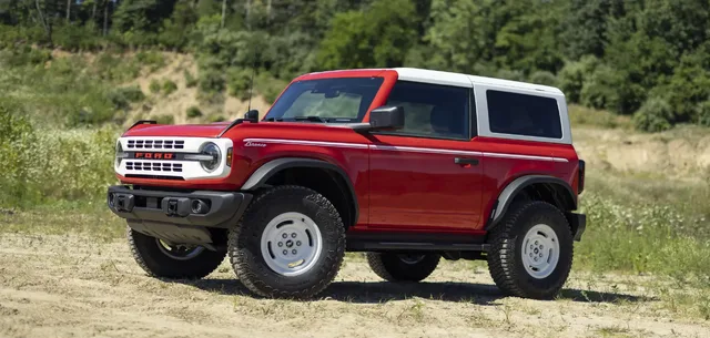2023 Bronco Heritage Edition_Race Red_02.webp