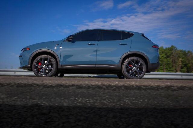 2023 Dodge Hornet Side Profile in Motion