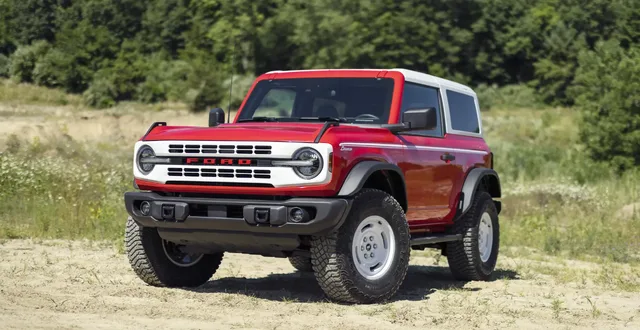 2023 Bronco Heritage Edition_Race Red_01.webp