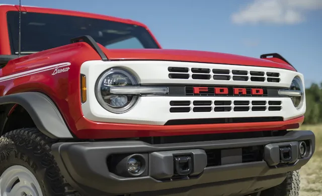 2023 Bronco Heritage Edition_Race Red_05.webp