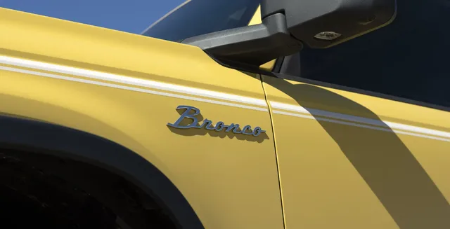 2023 Bronco Heritage Limited Edition_Yellowstone_Metallic_06.webp