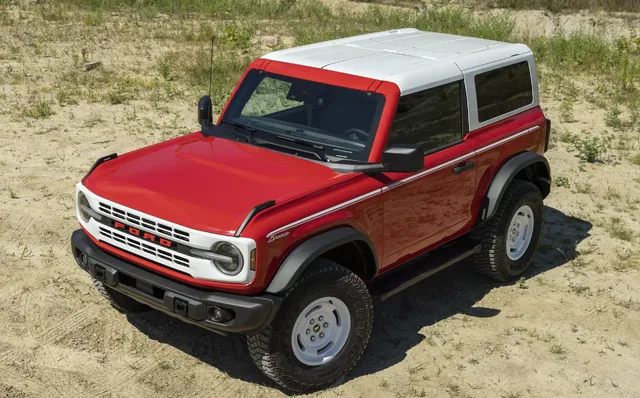 2023 Bronco Heritage Edition_Race Red_04.webp