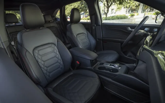 2023 Ford Escape ST-Line Front Seats and Center Console