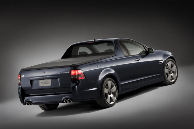 2009 Pontiac G8 ST 03.jpg