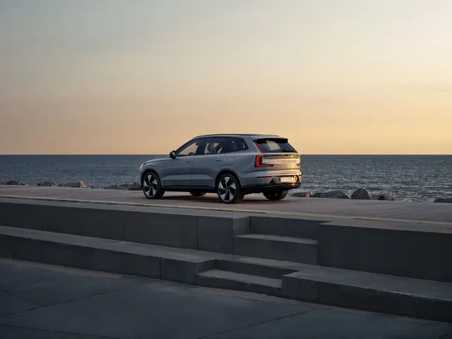 305700_Volvo_EX90.webp