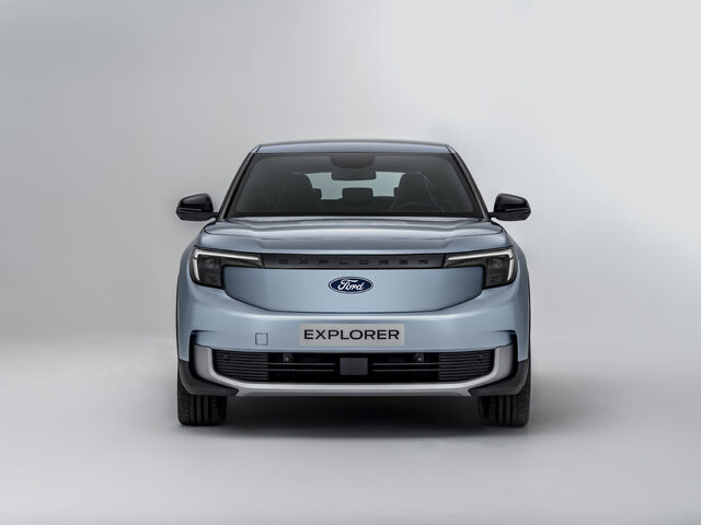 2023_FORD_TheNewAll-ElectricFordExplorer_Studio_6.jpg