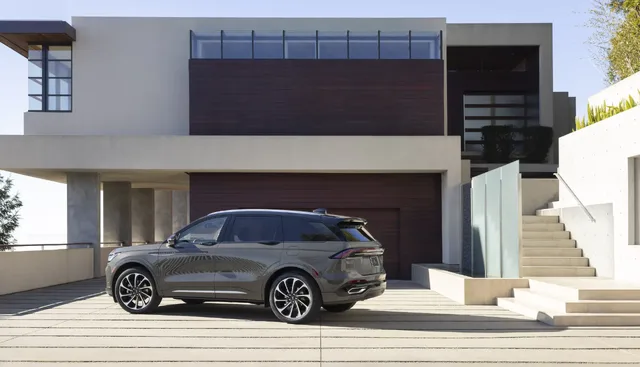 2024 Lincoln Black Label Nautilus_11.webp