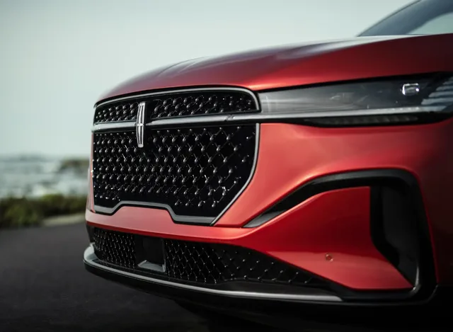 2024 Lincoln Nautilus Reserve Jet Package_11.webp