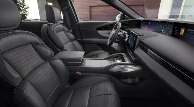 2024 Lincoln Nautilus Reserve Jet Package_Black Onyx _07.webp