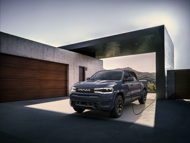 2025 Ram 1500 REV 005.jpg