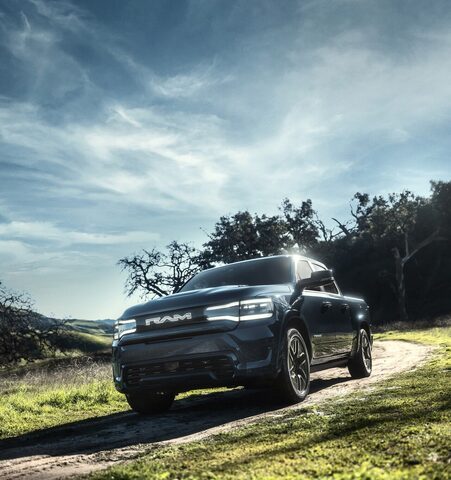 2025 Ram 1500 REV 006.jpg