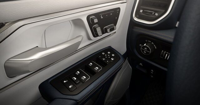 2025 Ram 1500 REV 030.jpg