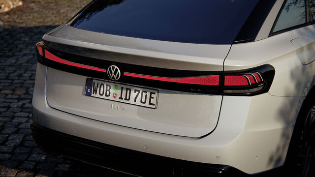 DB2023AU00224_large.jpg