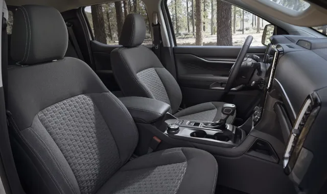 2024 Ford Ranger Front Seats and Center Console