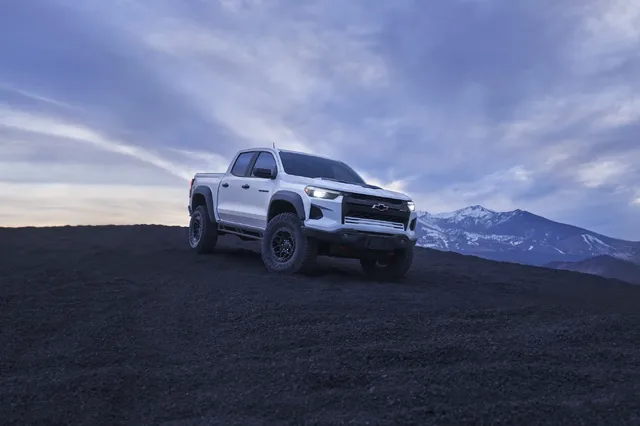 2024-chevrolet-colorado-zr2-bison-001.webp