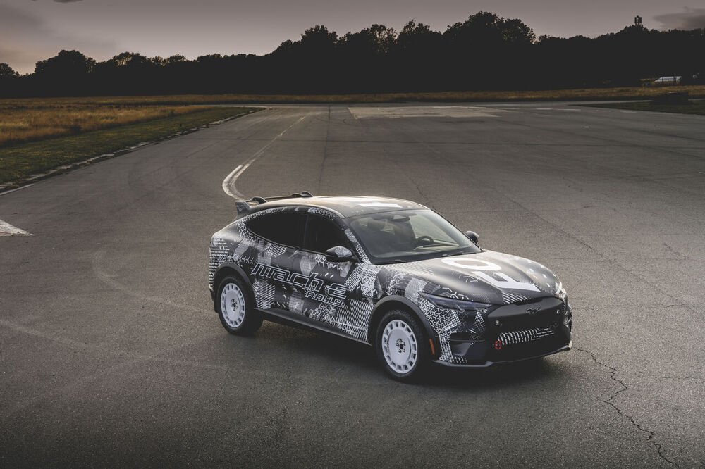 Mustang Mach-E Rally_02.jpg