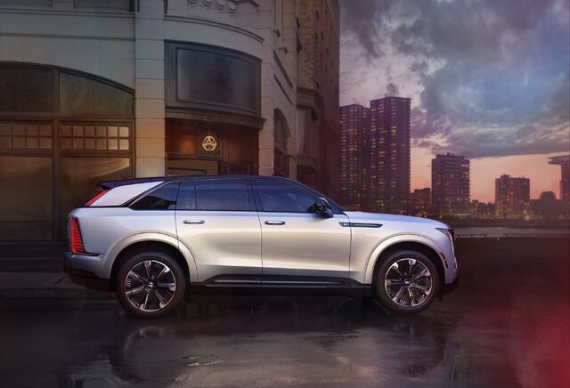 2025 Cadillac Escalade iQ Sport - side profile