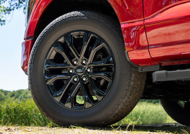 2024 Ford F-150 Lariat_06.jpg