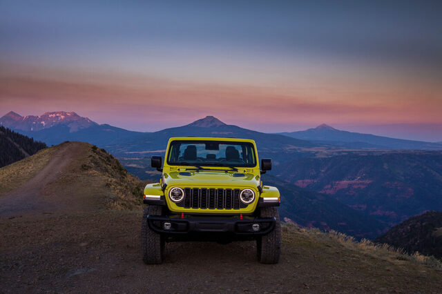 2024 Jeep Gladiator-14.jpg