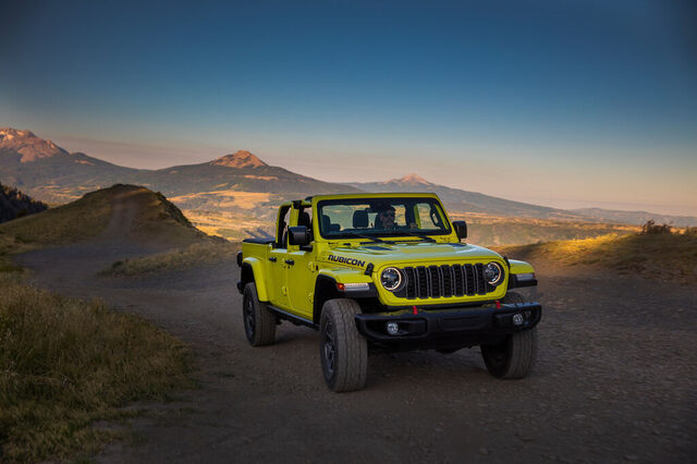 2024 Jeep Gladiator-23.jpg