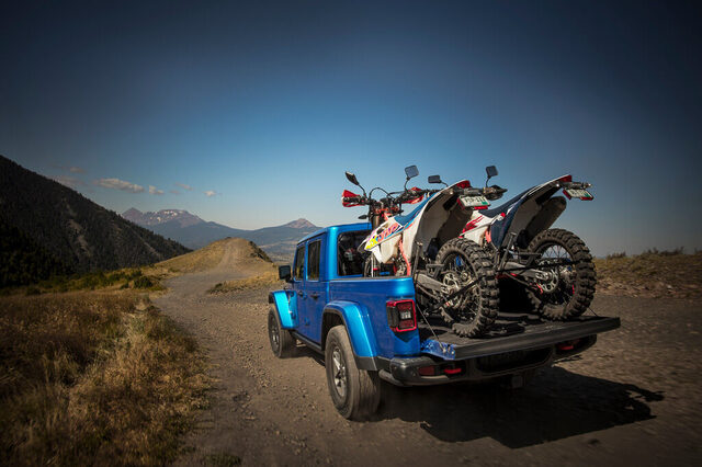 2024 Jeep Gladiator-4.jpg