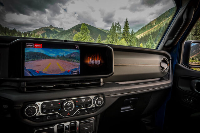 2024 Jeep Gladiator-5.jpg