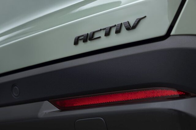 2025 Chevrolet Equinox ACTIV - Badge