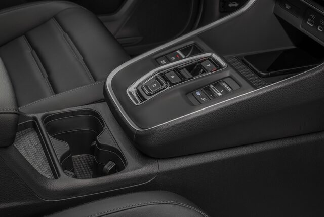 2025 Honda CR-V e:FCEV Center Console and Gear Selector