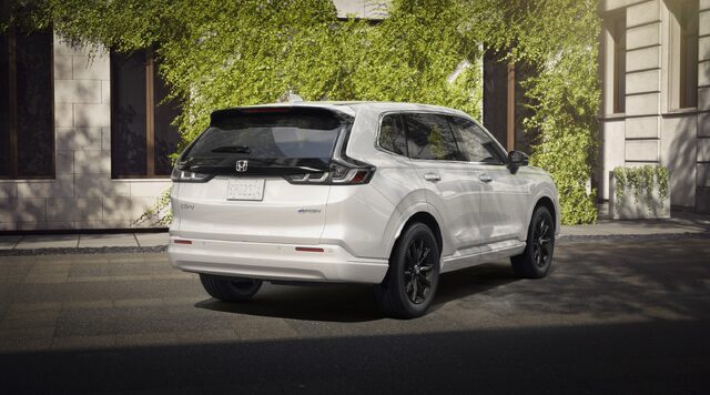 2025 Honda CR-V e:FCEV White Rear Three-Quarter View