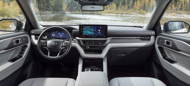 2025 Ford Explorer Platinum full dashboard wide view