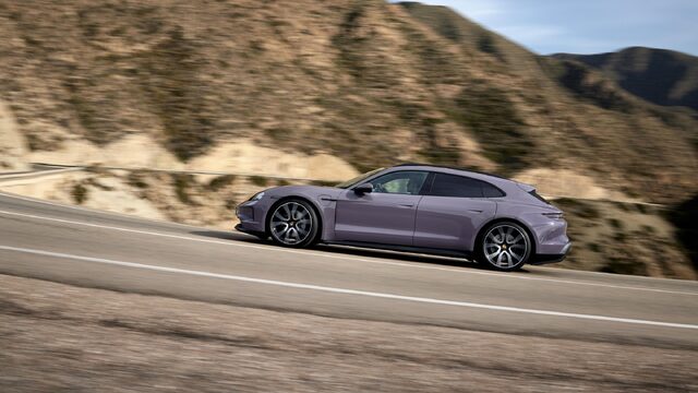 2025 Porsche Taycan 003