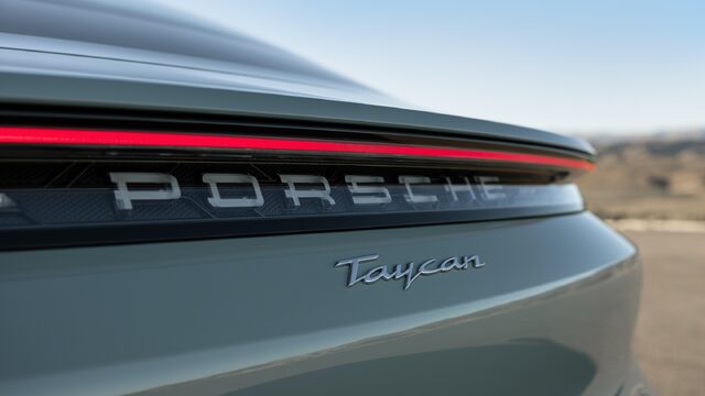 2025 Porsche Taycan 028.jpg