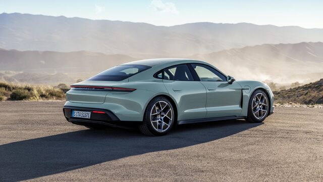 2025 Porsche Taycan 033