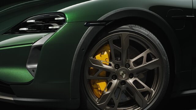 2025 Porsche Taycan 038.jpg