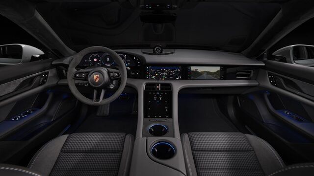 2025 Porsche Taycan 045.jpg