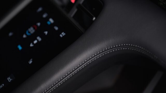 2025 Porsche Taycan 054.jpg