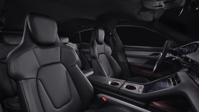 2025 Porsche Taycan 055.jpg