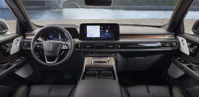 Lincoln Aviator Black Label interior