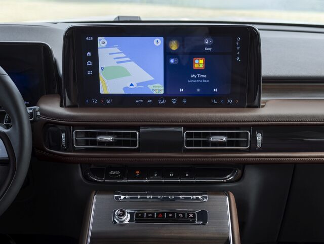 2025 Lincoln Aviator infotainment closeup with split-screen display