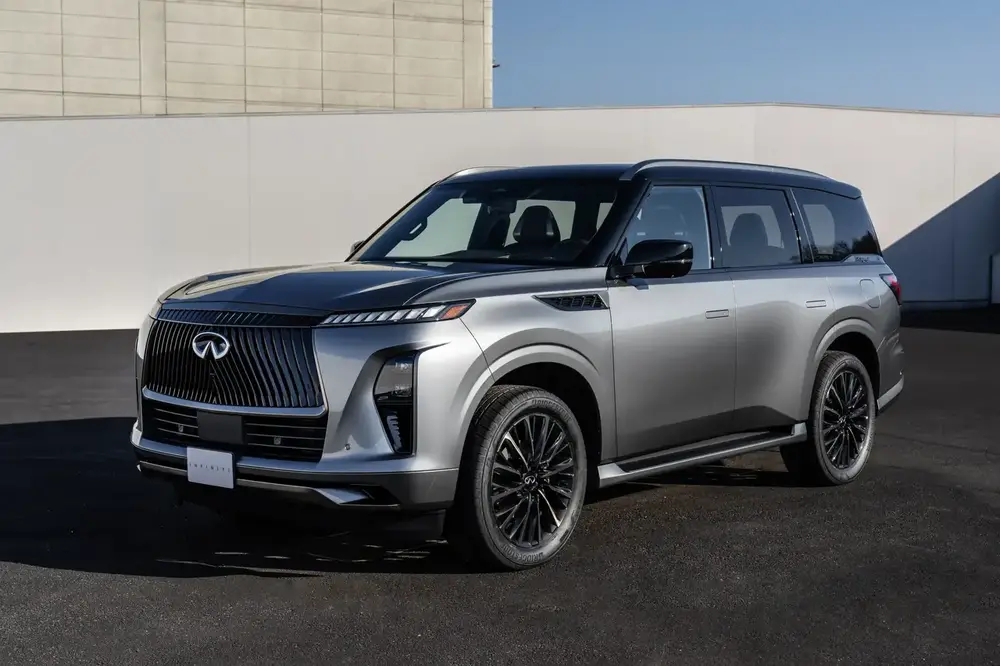 2025 Infiniti QX80 front and side