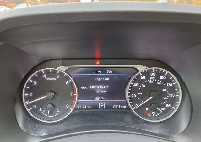 2023 Nissan Sentra SR instrument cluster and oil service reminder