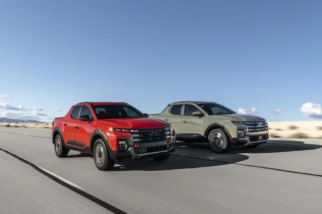 2025 Hyundai Santa Cruz Two-Truck Front Three-Quarter View in Desert
