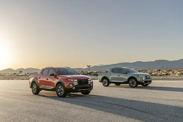 2025 Hyundai Santa Cruz Two-Truck Sunset Desert Shot